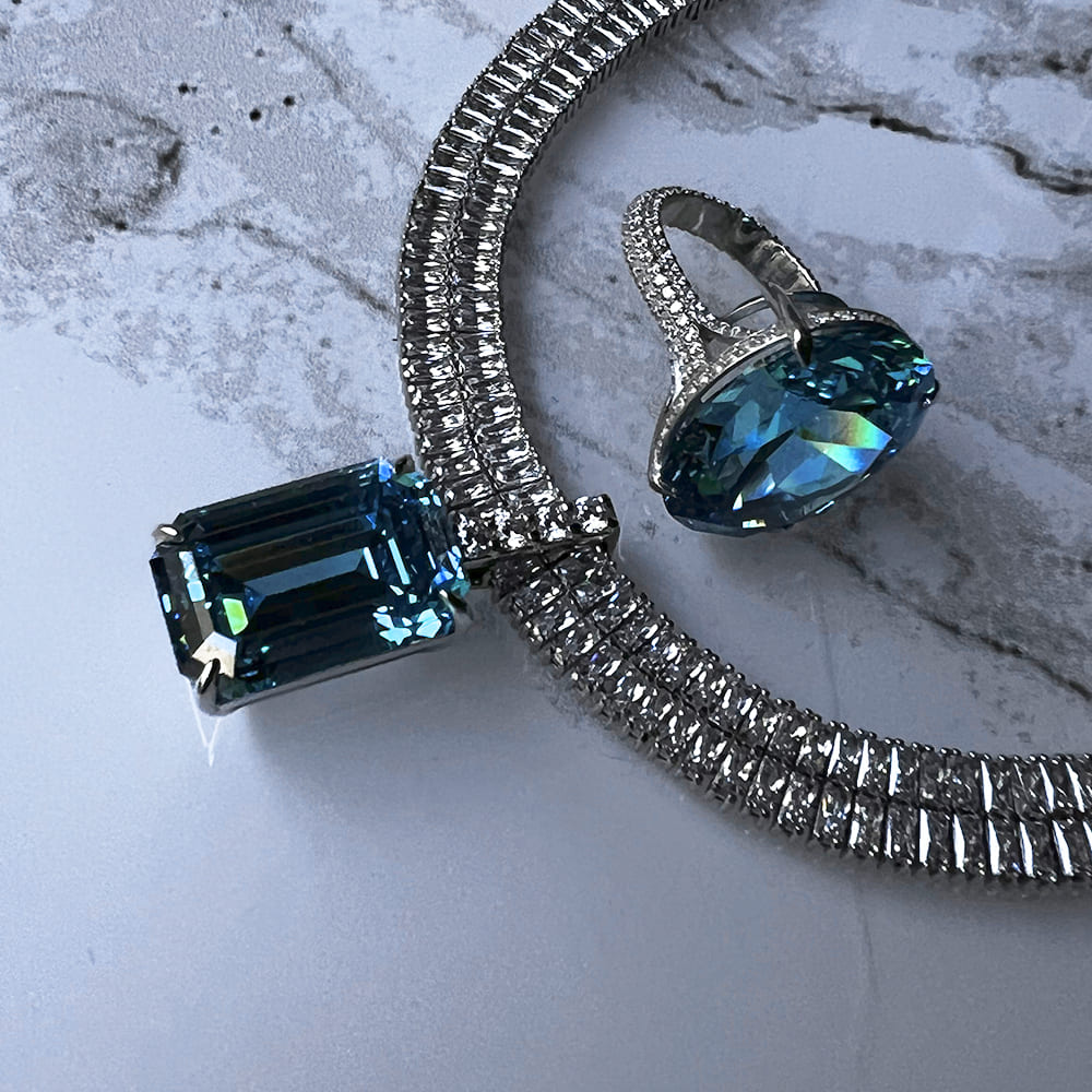 комплект украшений с крупным камнем